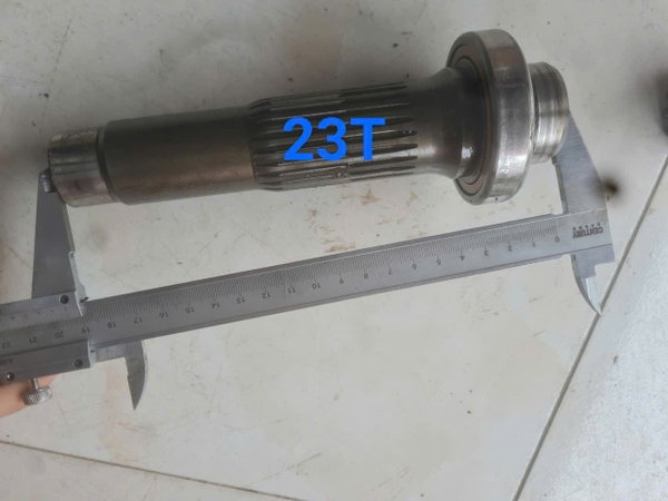 TRỤC BƠM DC ZX120 ZX135 17T*23T*195 ĐI CÙNG HH3561 - JKO