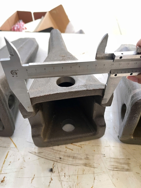 RĂNG ĐÁ D400RM-FG 2713-1236 14.4kg dài 355 CÓ KHUYẾT - JPS
