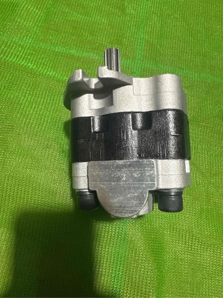 BƠM KHIỂN YAMA55 PSVD2-21/27 15T*2T*KHOANG 38*ĐƯỜNG DẦU CẠNH ĐÁY  - BH03T - TN