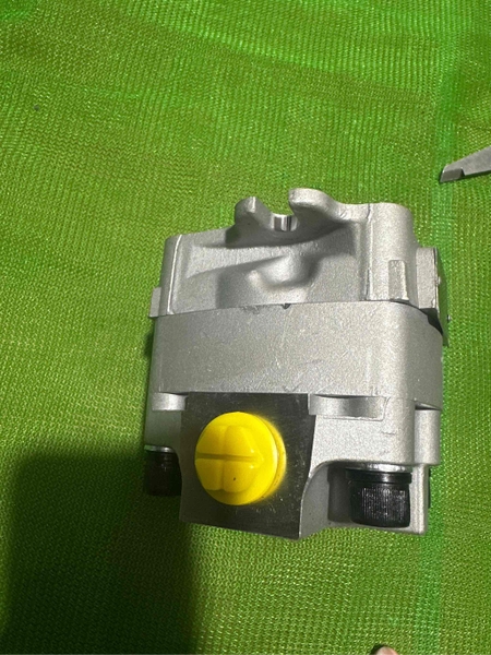 BƠM KHIỂN PC50UU-2  lỗ nhỏ(BƠM QUAY TOA)*10T*2T*Tâm 81*2 đng dầu 2 bên *K30 ( BH 04T LỖI DO NHÀ SẢN XUẤT) - TN