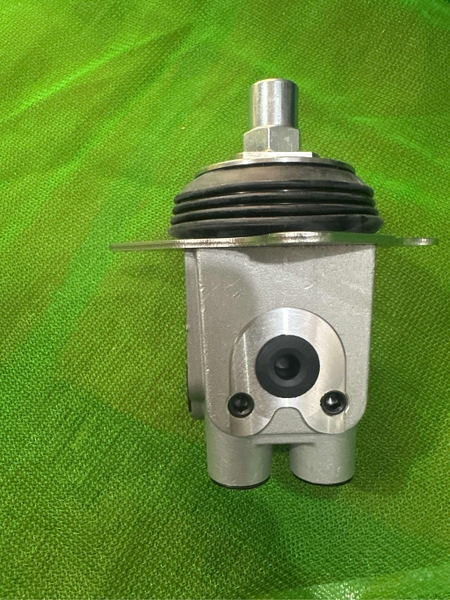 CỤM TAY TRANG PC-1/2/3/5/6/7/8 - 4 ĐƯỜNG DẦU ĐÁY - JIC