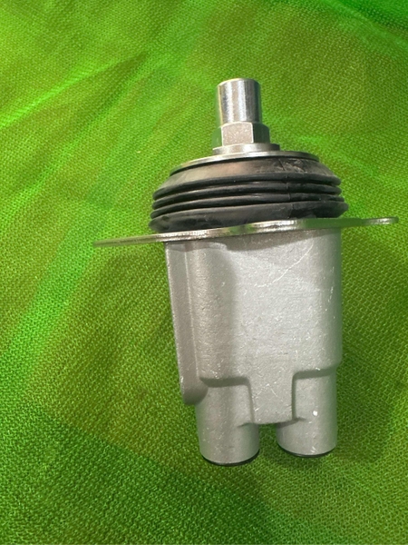 CỤM TAY TRANG PC-1/2/3/5/6/7/8 - 4 ĐƯỜNG DẦU ĐÁY - JIC