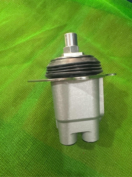 CỤM TAY TRANG PC-1/2/3/5/6/7/8 - 4 ĐƯỜNG DẦU ĐÁY - JIC