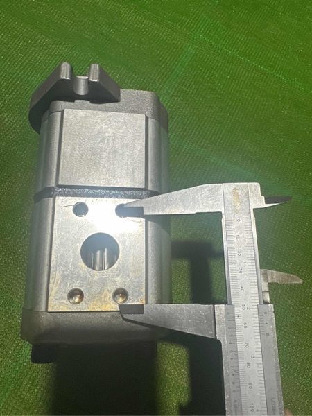 BƠM KHIỂN DX140 KIM CƠ - 2 KHOANG - 10T*2TAI TÂM 90, BẮT CÚT* *H173-TQ