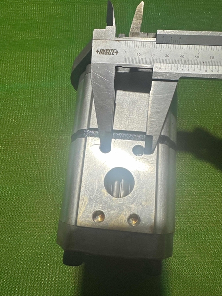 BƠM KHIỂN DX140 KIM CƠ - 2 KHOANG - 10T*2TAI TÂM 90, BẮT CÚT* *H173-TQ