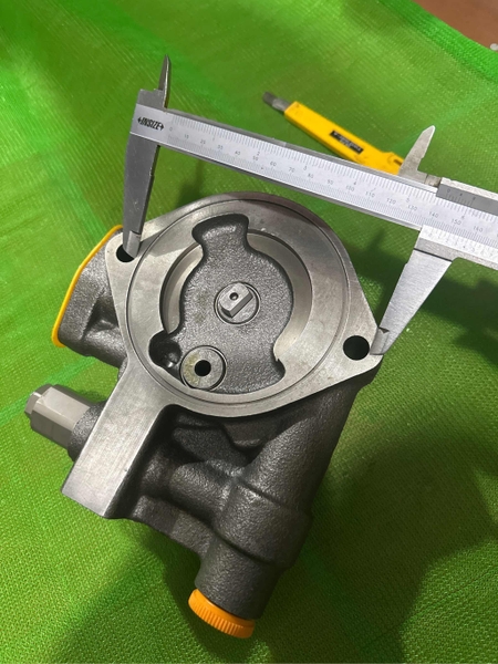 Bơm khiển HPV90 PC200-3/5 10T 123mm ABG/ HD