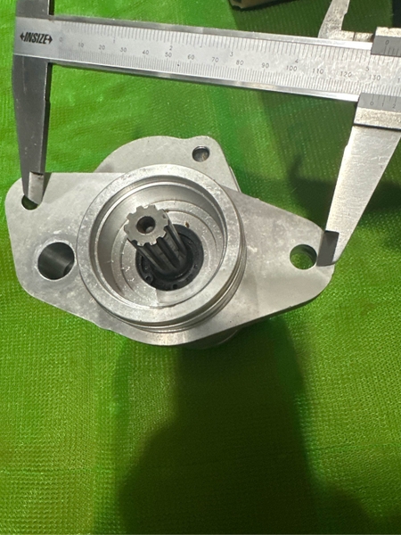 BƠM KHIỂN HPV102 EX200 10T*2BL*1 đường dầu mặt*1 đg dầu cạnh XPL - KHÔNG BẢO HÀNH