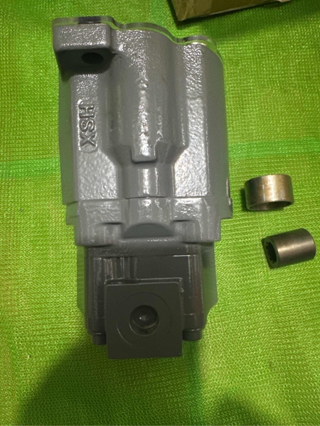 BƠM KHIỂN AP2D25 AP2D28 DX55/EW55 18*9cc 4BL NỔI /1 ĐƯỜNG DẦU JPC