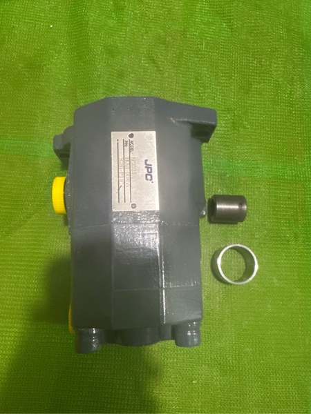 BƠM KHIỂN AP2D25 DH55/R55 17*9cc MẶT BÍCH BẰNG JPC - BH 01T)