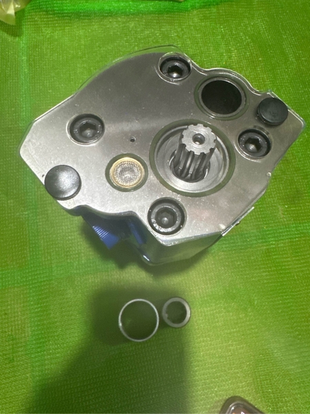 BƠM KHIỂN AP2D25 DX55W 18*9cc 4BL CHÌM / 1 LỖ DẦU OEM