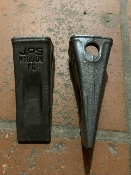 RĂNG ĐẤT PC100 THÉP DẬP - JPS/USS