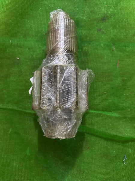 Trục cụt D31/D5 OLD  11R(D108*L72)*42T*H250* CỔ 55-ABG