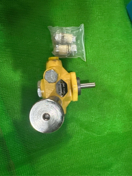 BƠM TAY NGANG PHẢI KHÁC HL