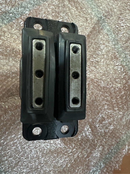 CỤM CHÂN DI CHUYỂN SK75 SK70 ZX40 -