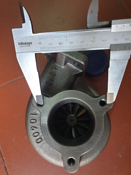 TUR BO SK120/ EX120 LU SAKAI SV512 4BD1T 4BG1 /TD04H SL cổ gió 51*60, cổ hút 39*52, cổ xả 3BL tâm 70 d49, đế 41*74