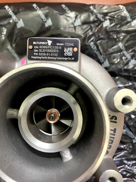 TUR BO PC130-7/8/4D95 TD04L-CÓ ĐIỀU TỐC-SL.ĐẾ(40*73)CỔ HÚT BẮT 3BL TÂM 67 PHI LỖ 38.CỔ GIÓ(67*78)CỔ XẢ BẮT 4BL