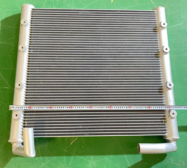 KÉT DẦU THUỶ LỰC SK220-1/SK250-3 750*845 - 09
