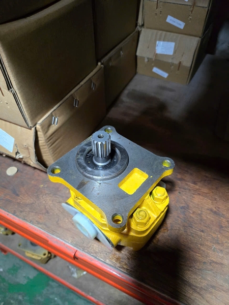 BƠM SỐ D50/53/58/65 13T*4BL D24*105 Q.PHẢI K42   KXN003283 TỐT /26