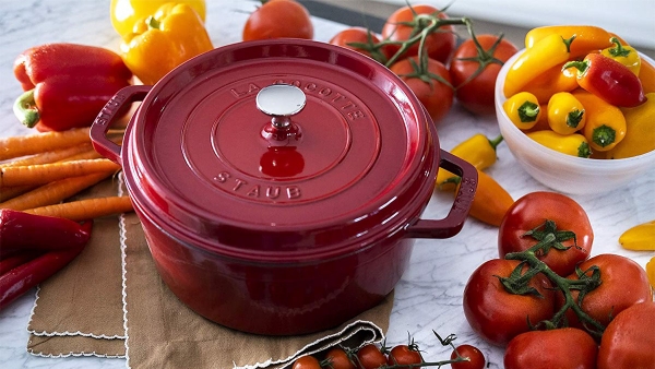 Nên chọn mua nồi gang hay nồi áp suất để nấu ăn?