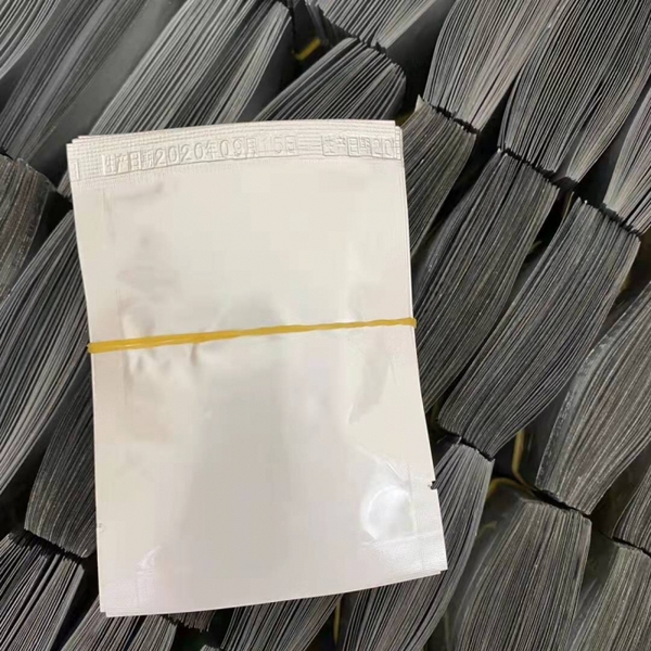 Miếng Dán Tê Môi Không Hình Loại 1