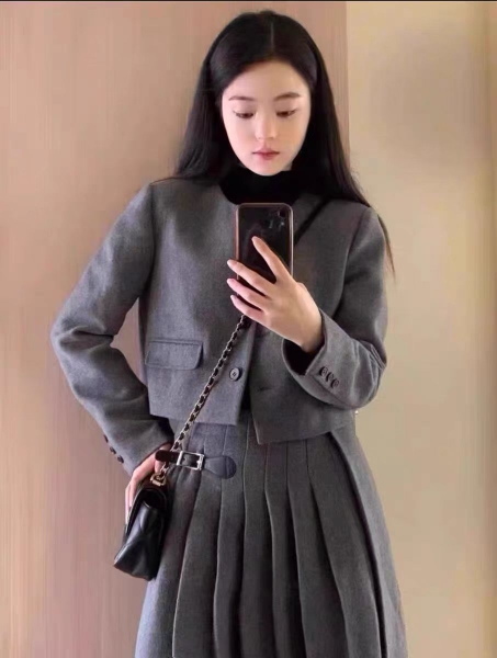 Áo khoác dạ kèm chân váy dáng xòe Tuvada - VDD135