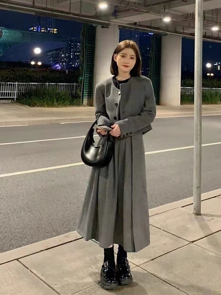 Áo khoác dạ kèm chân váy dáng xòe Tuvada - VDD135