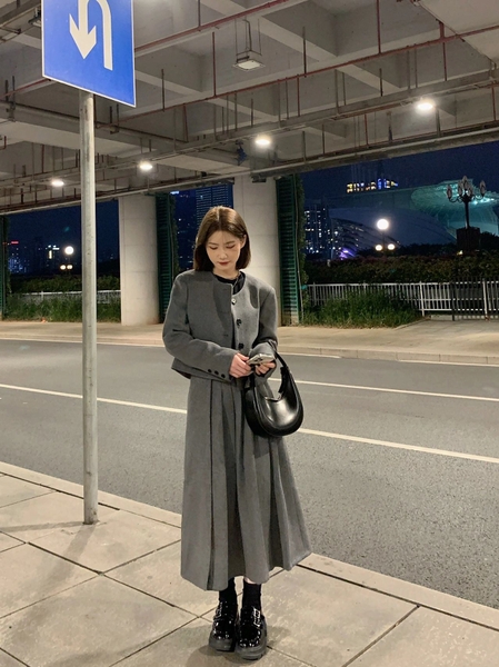 Áo khoác dạ kèm chân váy dáng xòe Tuvada - VDD135