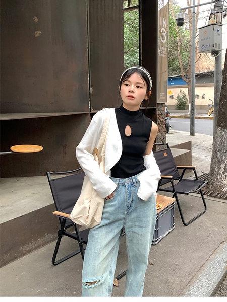 Áo len croptop cổ 3 phần khoét ngực Tuvada  -AGK75