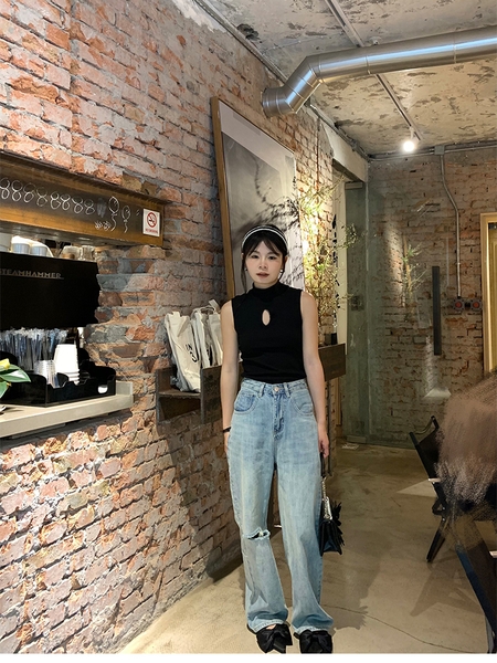 Áo len croptop cổ 3 phần khoét ngực Tuvada  -AGK75