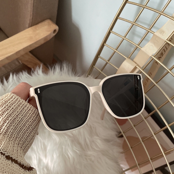 Kính mắt thời trang gọng nhựa mắt to Tuvada – KMD15