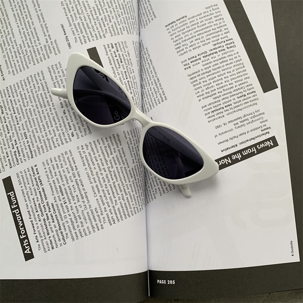 Kính thời trang gọng nhựa mắt mèo Tuvada - KMM29