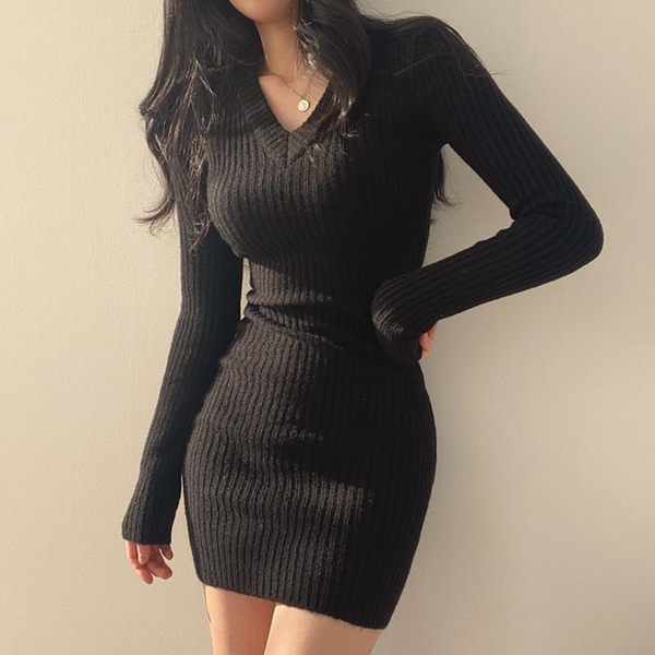 Váy body dáng ngắn dài tay cổ V Tuvada - VLCV89