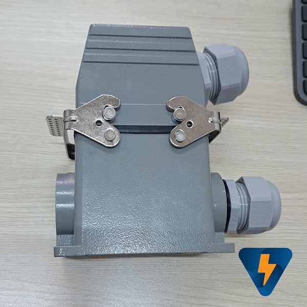 Đầu nối nhanh 16A 32 chân kiểu đế nổi