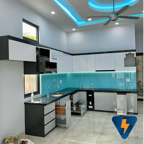 Trọn gói bộ bếp nhựa đặc ruột PVC cánh đặc phủ Acrylic ECO-HP001