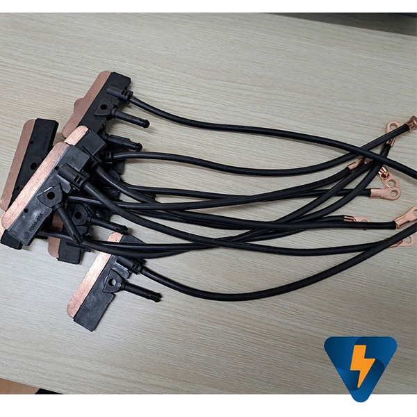 Má chổi than 100A MKD-100A