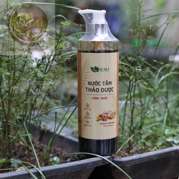 Nước tắm gừng nghệ V.U.I 500ml