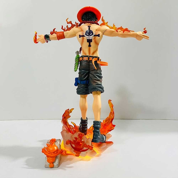 MÔ HÌNH HỎA QUYỀN ACE DANG TAY - CÓ ĐÈN
