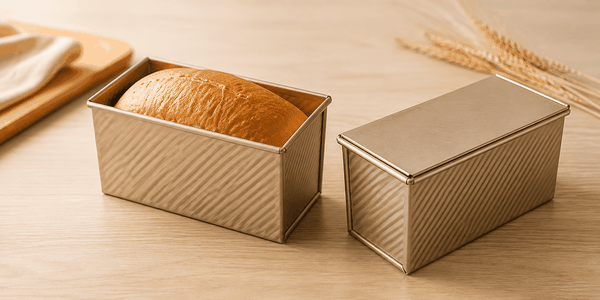 Khuôn sandwich 1000g có nắp có gì khác so với loại không nắp?