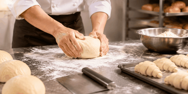 Tiêu chí lựa chọn dụng cụ bakery chuyên nghiệp cho mô hình kinh doanh bánh