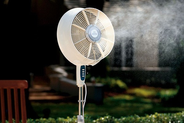Có nên bật quạt trong phòng điều hoà để tiết kiệm điện hơn không?