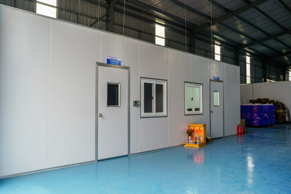 Quy Trình Hoạt Động Của Phòng Phun Sơn Sạch Chuẩn GMP