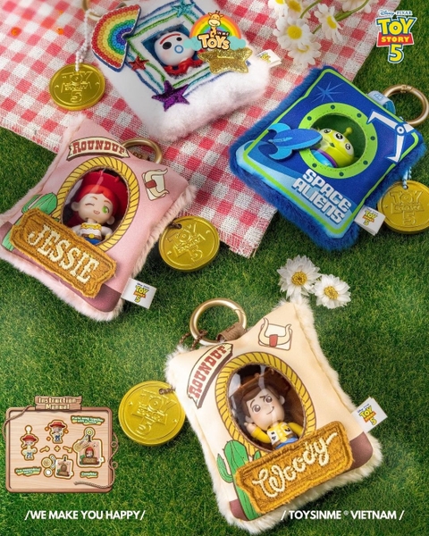 ĐỒ CHƠI HỘP MÙ MÓC KHÓA TOYSTORY DAADOOS MATE 01- PLUSHIE MEMORIES