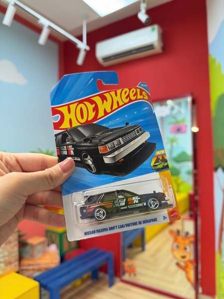 ĐỒ CHƠI XE MÔ HÌNH HOT WHEELS NISSAN MAXIMA DRIFT CAR