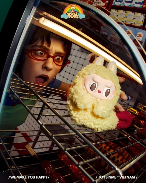 ĐỒ CHƠI MÓC KHÓA LABUBU TÔM TEMPURA THE MONSTERS WACKY MART SERIES – EARPHONE CASE