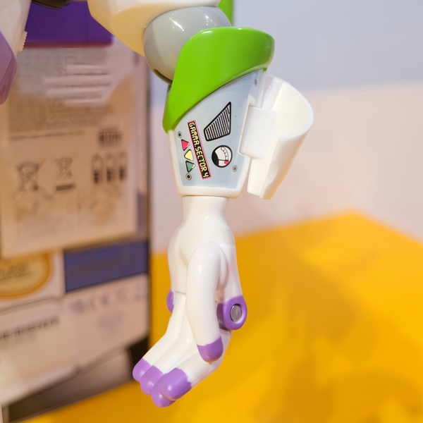 MÔ HÌNH BUZZ LIGHTYEAR TOYSTORY INTERACTIVE TALKING ACTION FIGURE