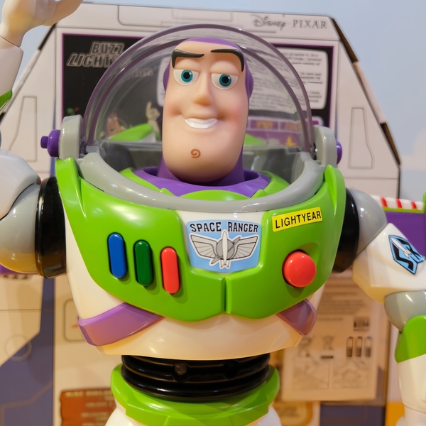 MÔ HÌNH BUZZ LIGHTYEAR TOYSTORY INTERACTIVE TALKING ACTION FIGURE
