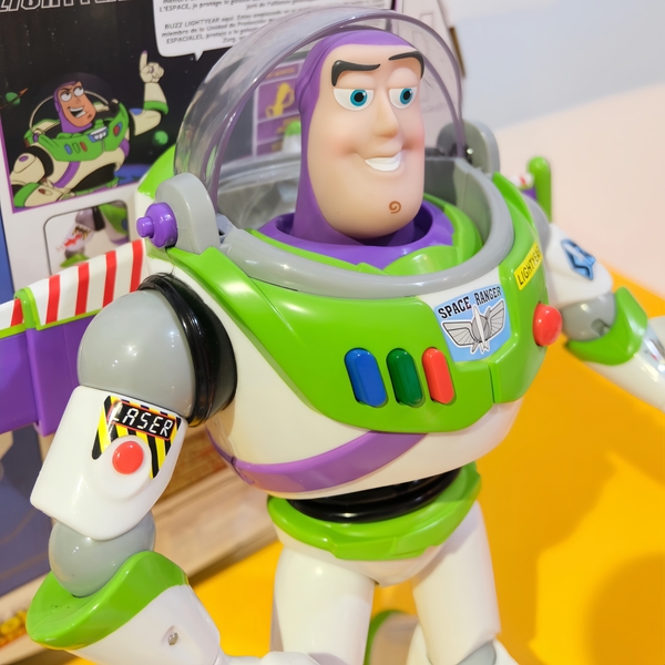 MÔ HÌNH BUZZ LIGHTYEAR TOYSTORY INTERACTIVE TALKING ACTION FIGURE