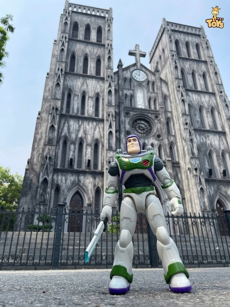 MÔ HÌNH BUZZ LIGHTYEAR PHIÊN BẢN CHÍNH HÃNG MATTLE