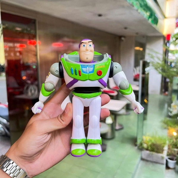 MÔ HÌNH TĨNH BUZZ LIGHTYEAR CHÍNH HÃNG DISNEY