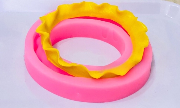 Khuôn Silicon - Viền Hủ Vàng - 12cm